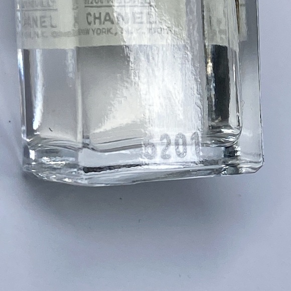 Chanel Gardenia 0.13 oz / 4 ml Eau De Parfum Travel Mini size - Picture 7 of 7